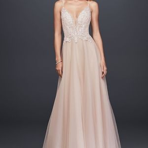 Brand New NEVER altered wedding dress